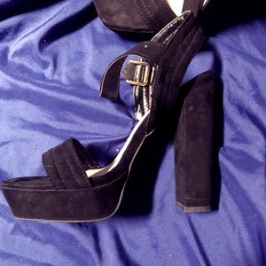 Liliana Black Chunky Heels Women Size 8